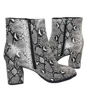 Madden Girl Snake Zip Ankle Booties | Women 9M | White+Black Snakeprint | New